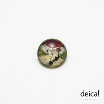 Broche-redondo-pequeno-ilustrados-co-debuxo-pes-galega