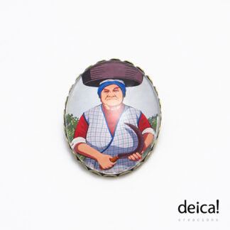 Broche-ovalado-grande-ilustrado-co-debuxo-labrega