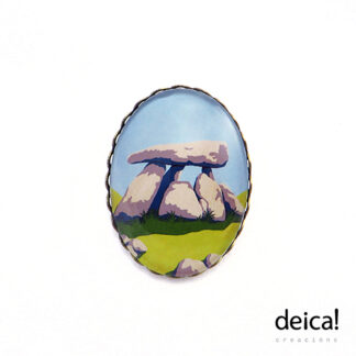 Broche-ovalado-grande-ilustrado-co-debuxo-dolmen