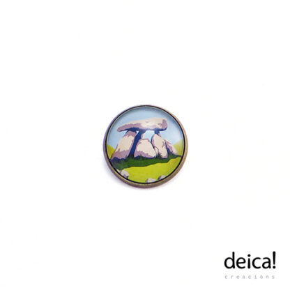 Broche-redondo-pequeno-ilustrados-co-debuxo-dolmen